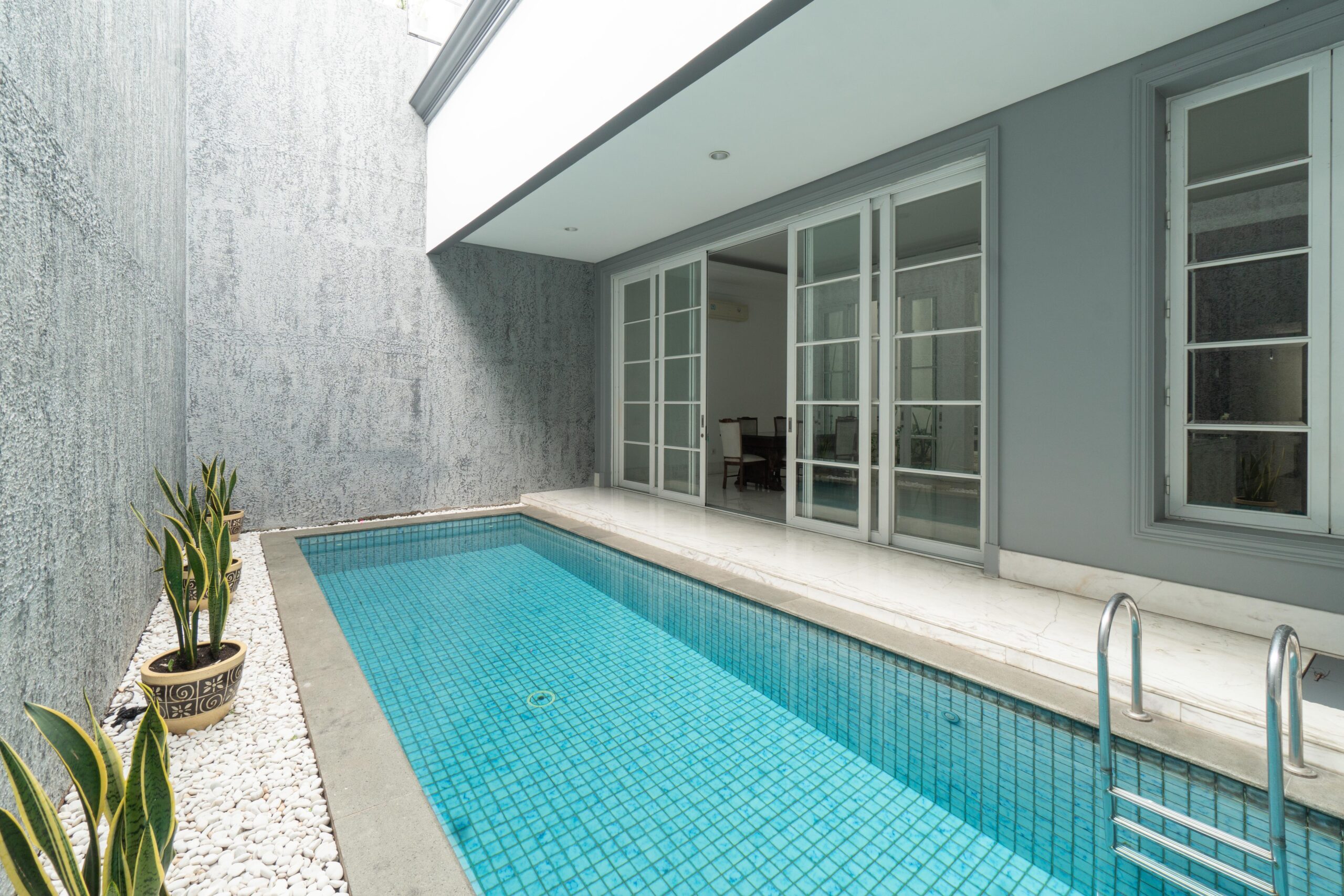 008 - KMG279 - BANGKA XI NO 71 UNIT C - LOLO