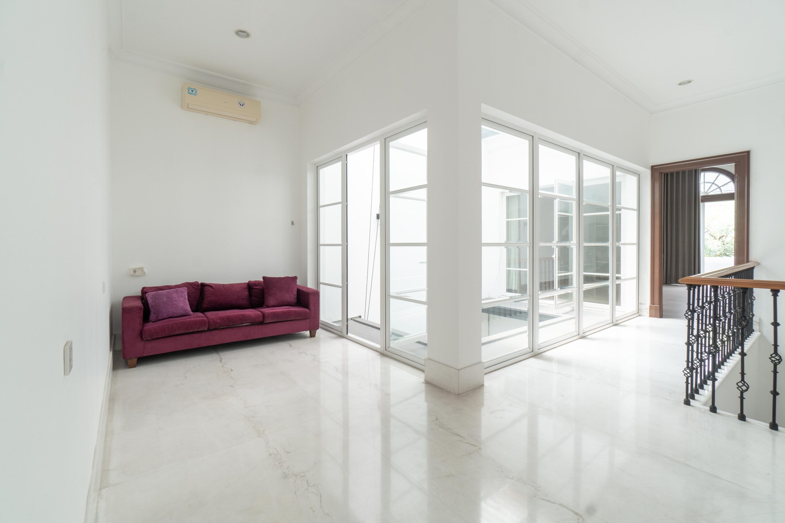 012 - KMG279 - BANGKA XI NO 71 UNIT C - LOLO