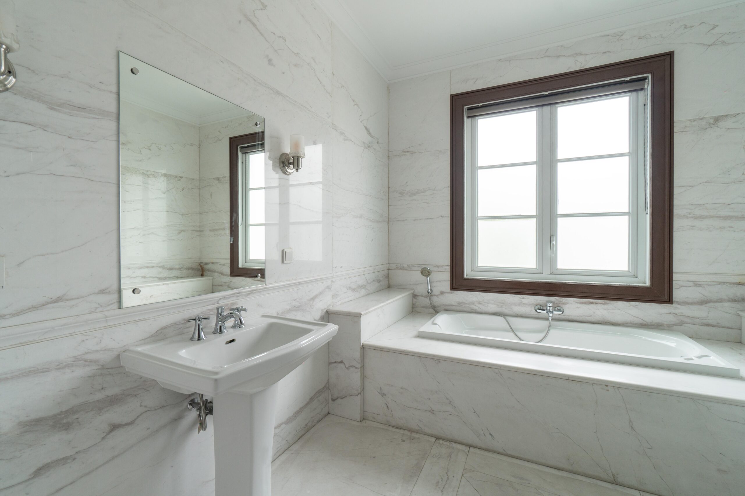 015 - KMG279 - BANGKA XI NO 71 UNIT C - LOLO