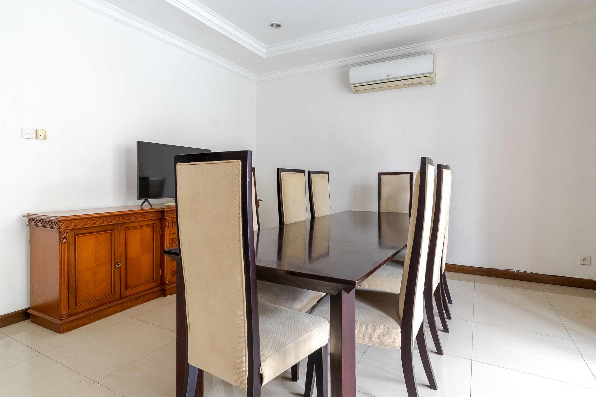 TAMAN PATRA 5 NO .10B - ROMZI