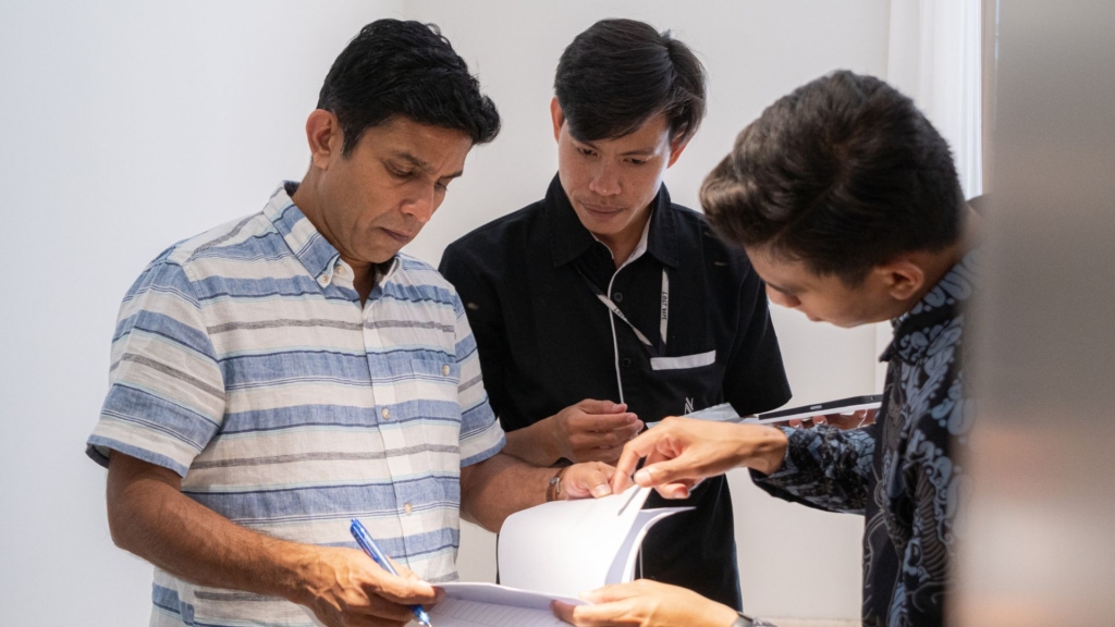 housing agent in Indonesia helping expats find homes